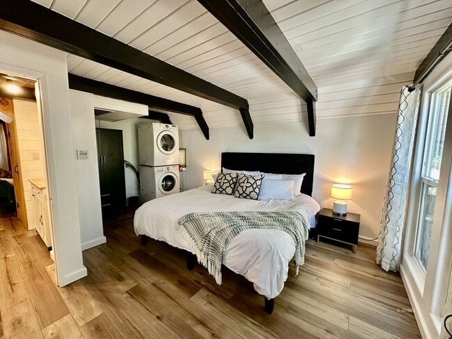 Building Photo - 25245 Rosaline Rd