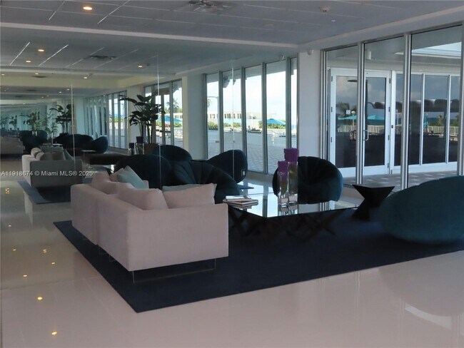 Building Photo - 5701 Collins Ave