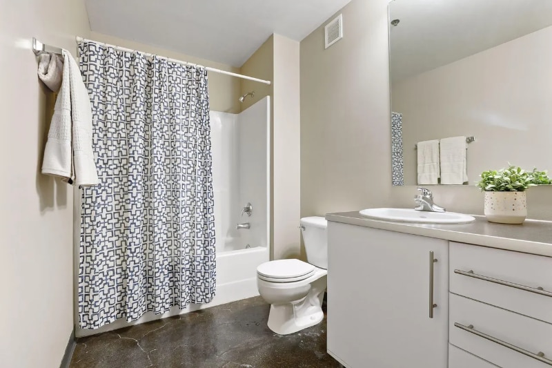 Building Photo - 500 Robert St N