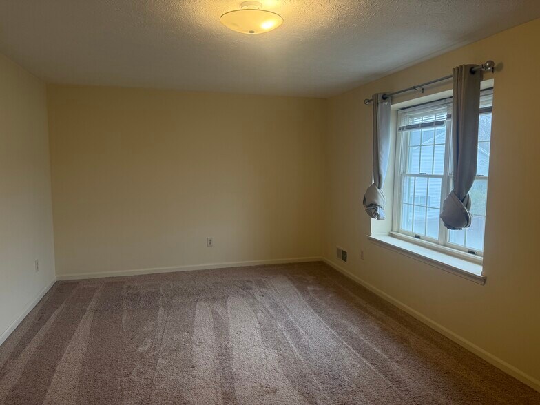 Building Photo - 55 Frenchwoods Cir