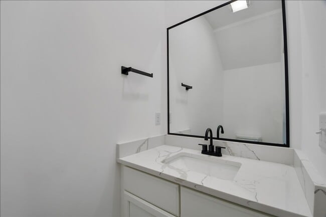 Building Photo - 3315 Stoneway Ct