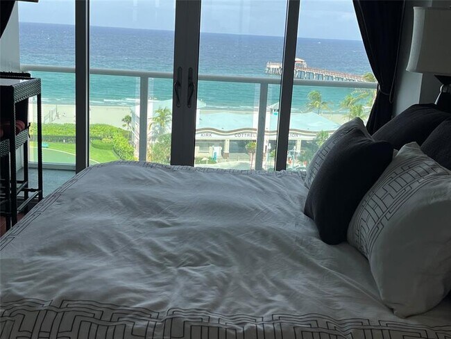 Building Photo - 333 NE 21st Ave