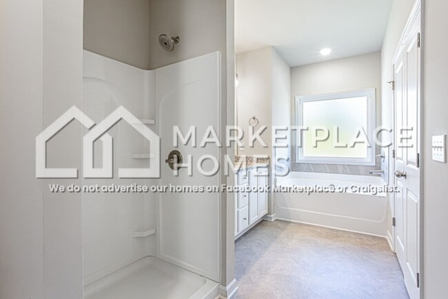 Building Photo - 214 W L Miller Dr