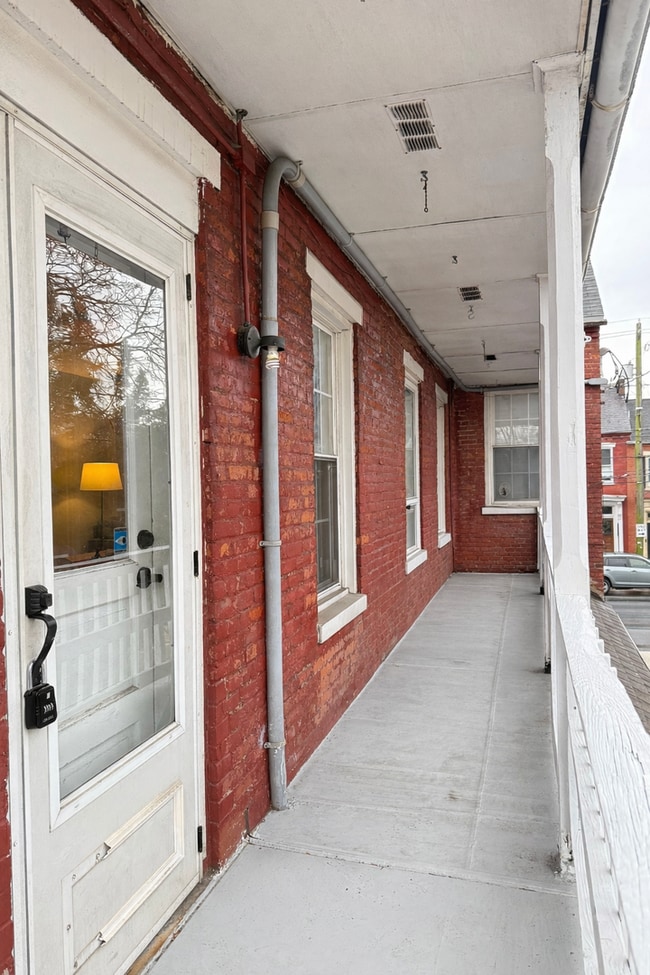 Building Photo - Charming 3 bedroom Apartment in Prime Lancaster City Location - HEAT INCLUDED!