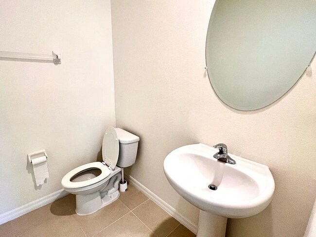 Building Photo - 5795 Cape Primrose Dr