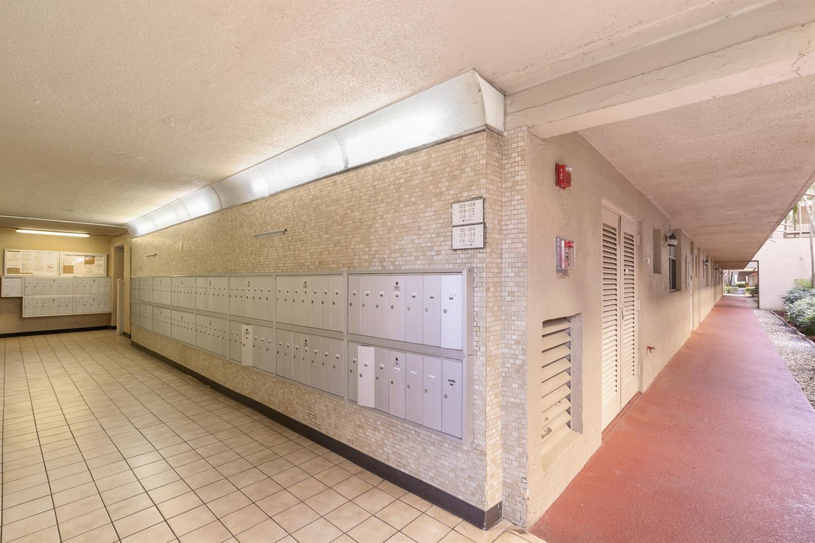 Building Photo - 406 NW 68th Ave