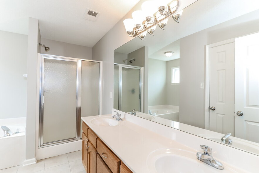 Building Photo - 3448 Pendulum Dr E