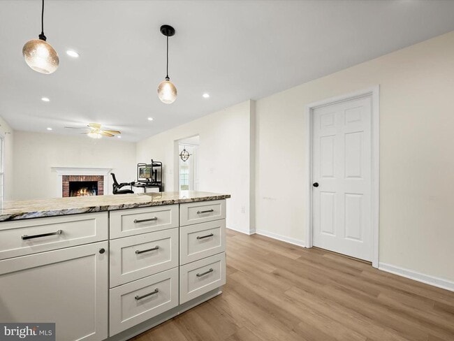 Building Photo - 8806 Admiral Dr