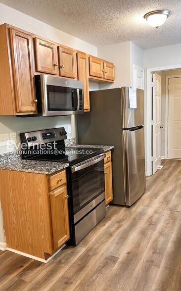 Building Photo - 119 Creek Branch Dr