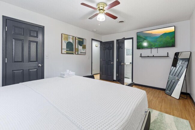 Building Photo - 400 Allensville Rd