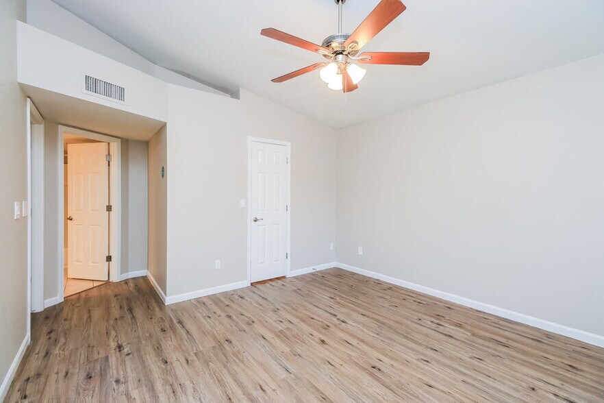 Building Photo - 1616 N Alta Mesa Dr