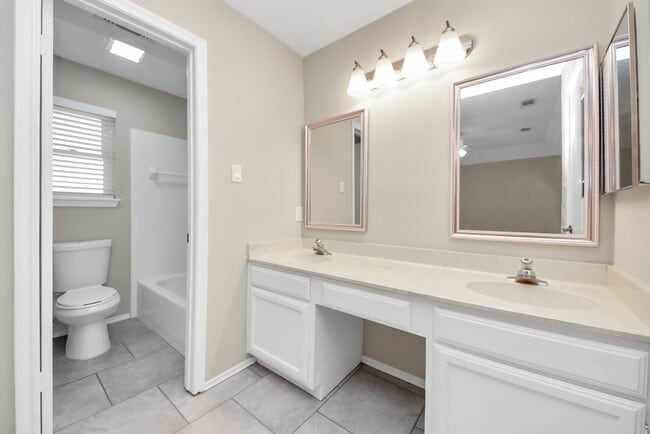 Building Photo - 14718 Windfern Forest Dr