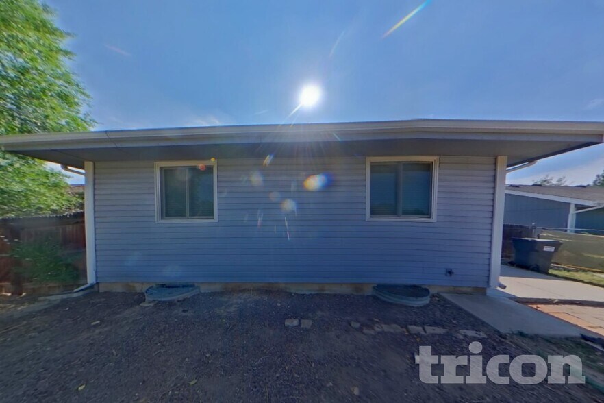 Building Photo - 910 Foothills Ct