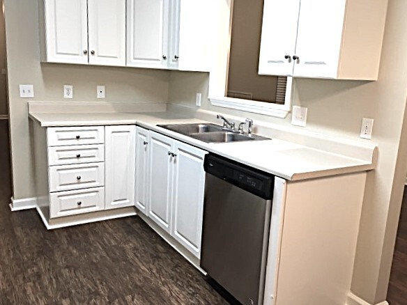 Building Photo - 8 Otter Creek Dr
