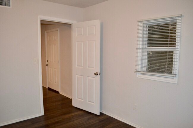 Building Photo - 416 Collingsworth
