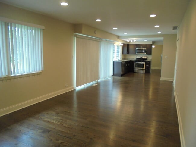 Building Photo - 1085 Hecker Dr