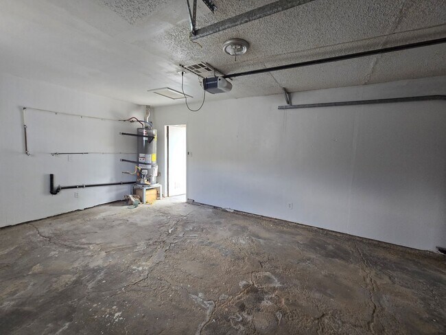 Building Photo - 3904 Nixson Dr