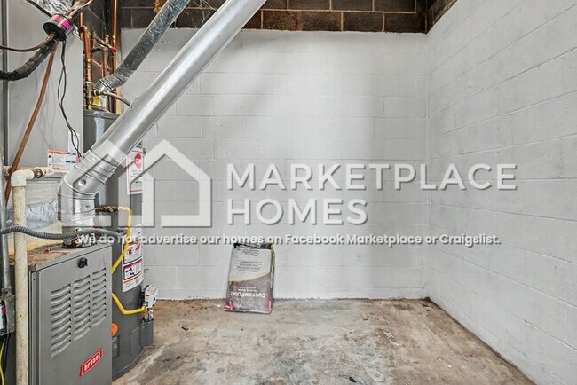 Building Photo - 4425 Kim St