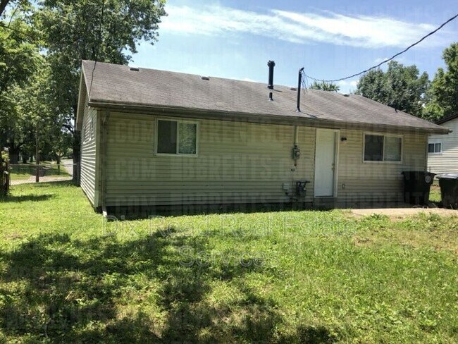 Building Photo - 4855 Live Oak Dr