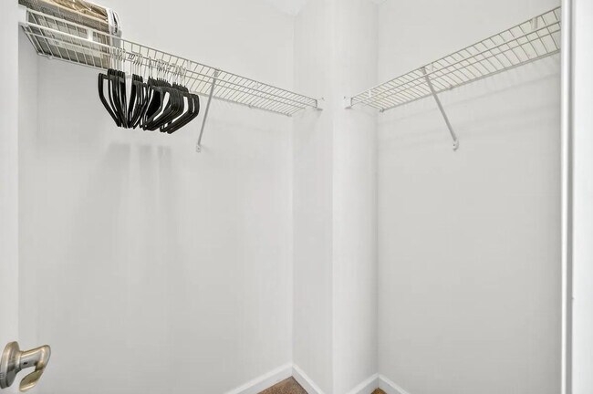 Building Photo - 4663 Bayview Dr