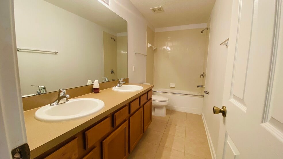 Master Bath - 6405 Shortleaf Pl