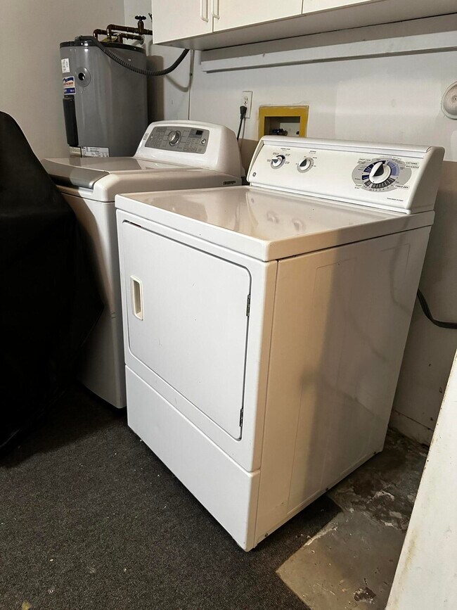 Building Photo - 2543 Bedford Mews Dr