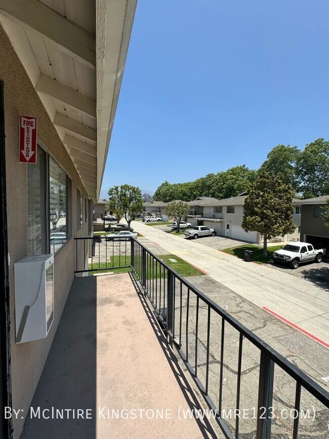 Building Photo - CALL FOR MOVE-IN SPECIALS! Spacious 2BD/1B...