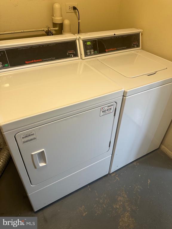 Building Photo - 3939 Roland Ave