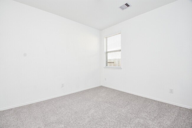 Building Photo - 5715 Aurora Grns Ln