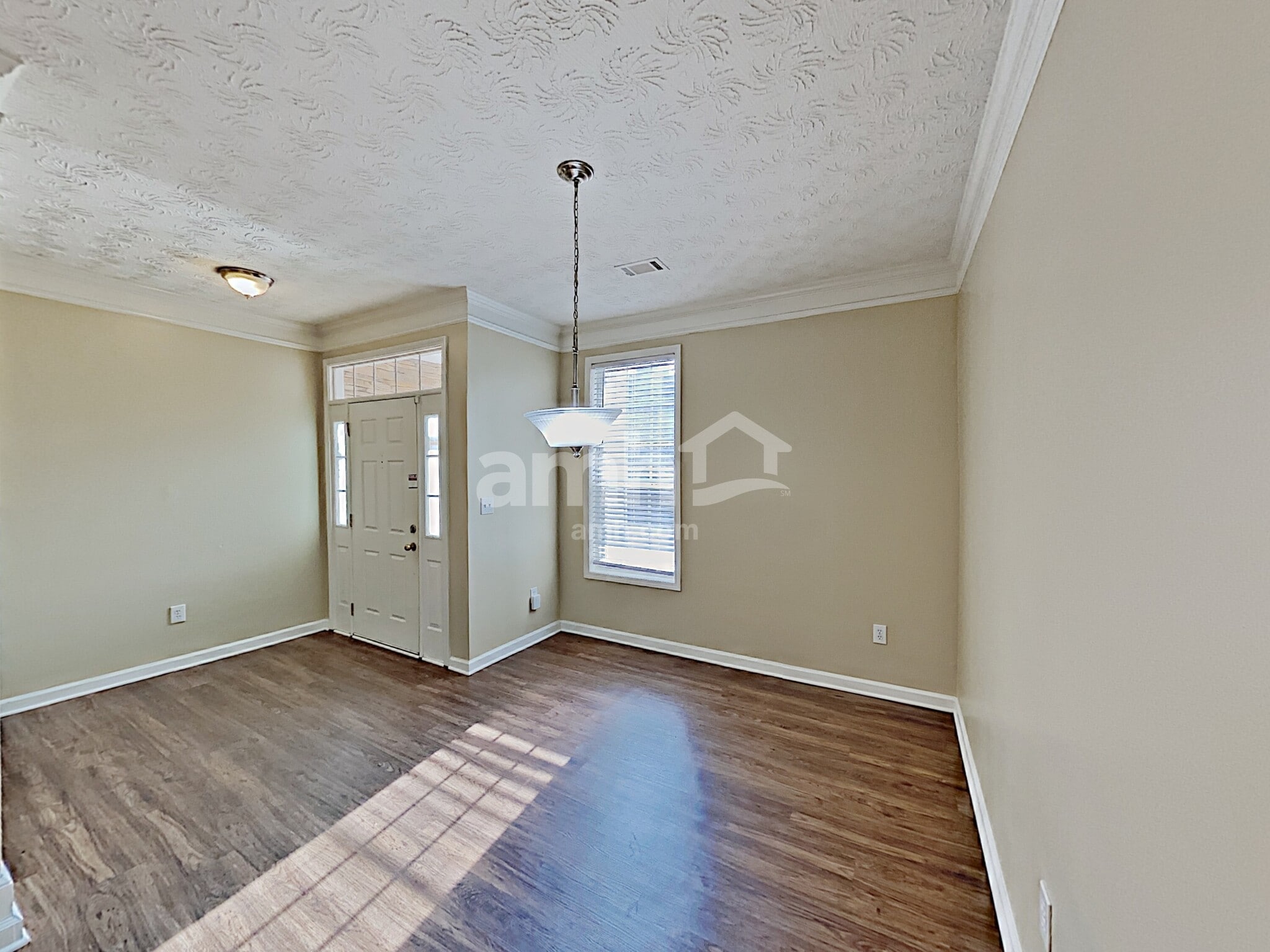 Building Photo - 2319 Clipper Ln