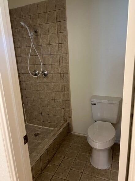 Building Photo - 1218 Saint John Loop