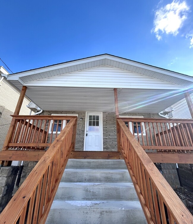 Building Photo - 1337 Methyl St