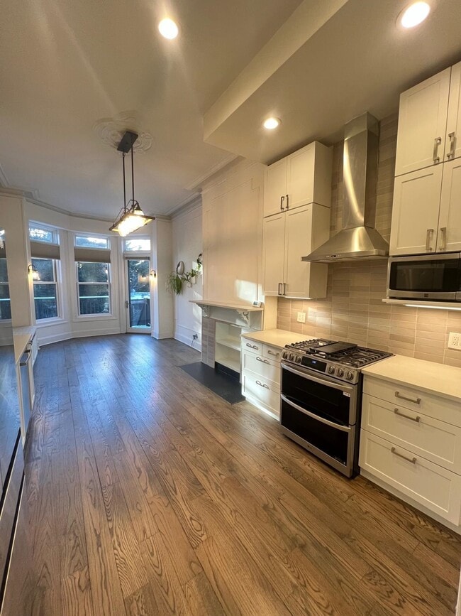 Building Photo - 122 Mercer St