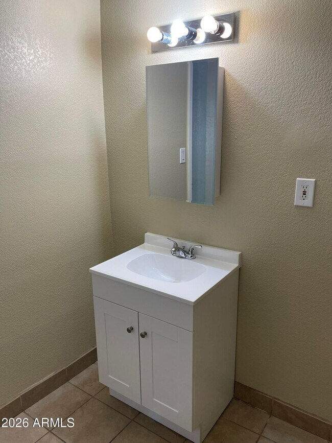 Building Photo - 1701 E Harvard St