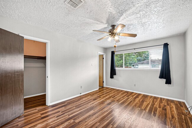 Building Photo - 3602 Cedarcrest Dr