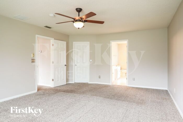 Building Photo - 217 Cezanne Cir