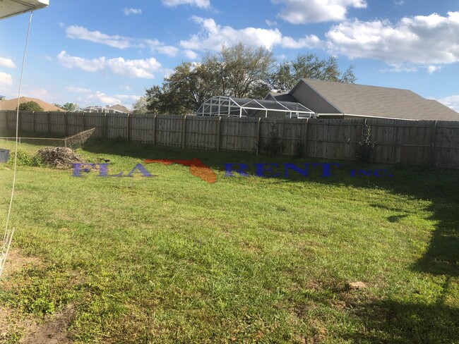 Building Photo - **3/1 Manufactured Home in Charlin Parkway area with large fenced yard**