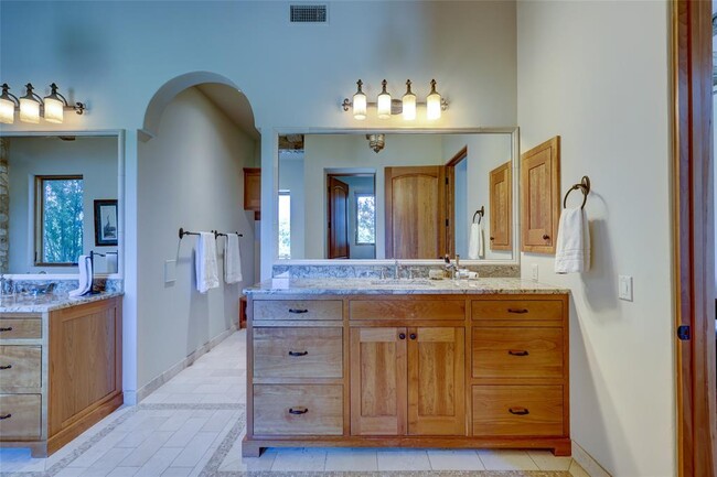 Building Photo - 418 Cattle Trail Dr