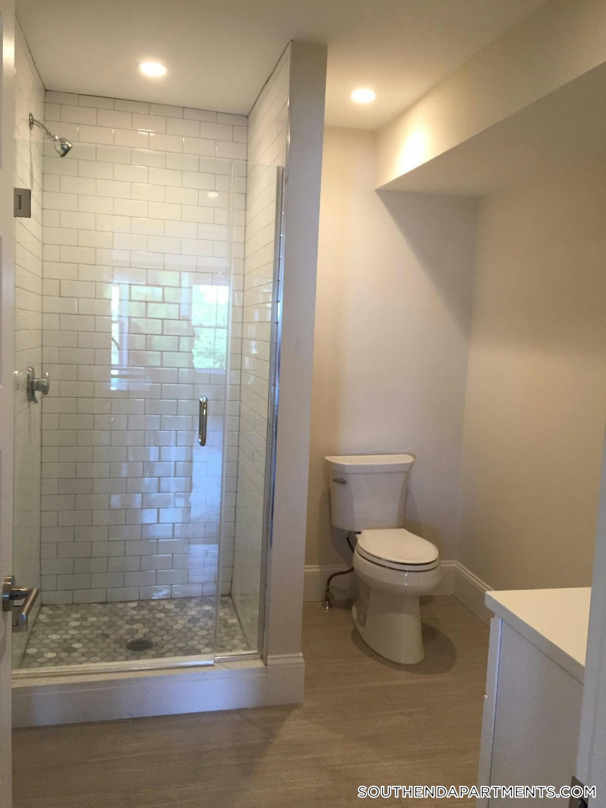 Building Photo - 1902 Washington St