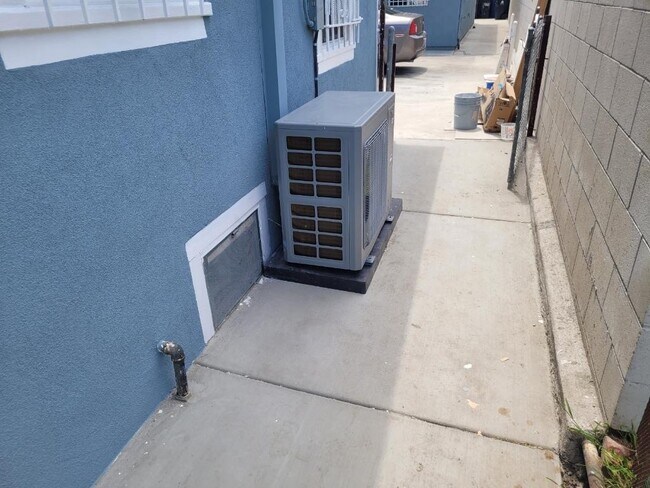 Central Air and Heat - 128 W 106th St