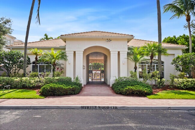 Building Photo - 3303 Myrtlewood Cir E