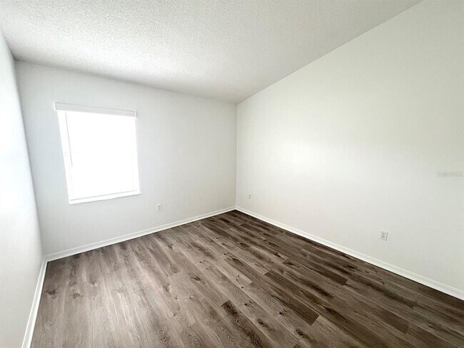 Building Photo - 113 Eastwood Dr