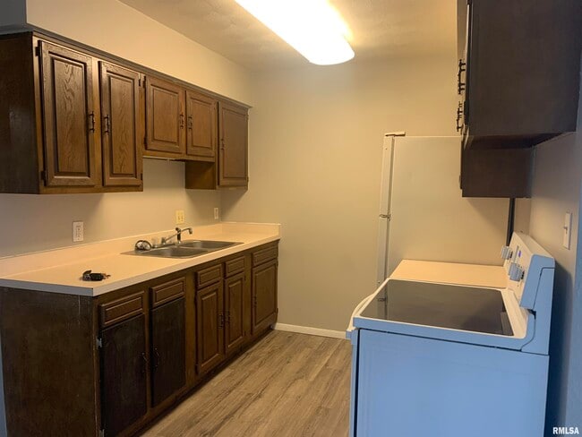 Building Photo - 3116 N Molleck Dr