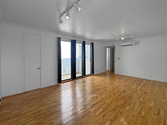 Building Photo - 1111 Potomac Dr