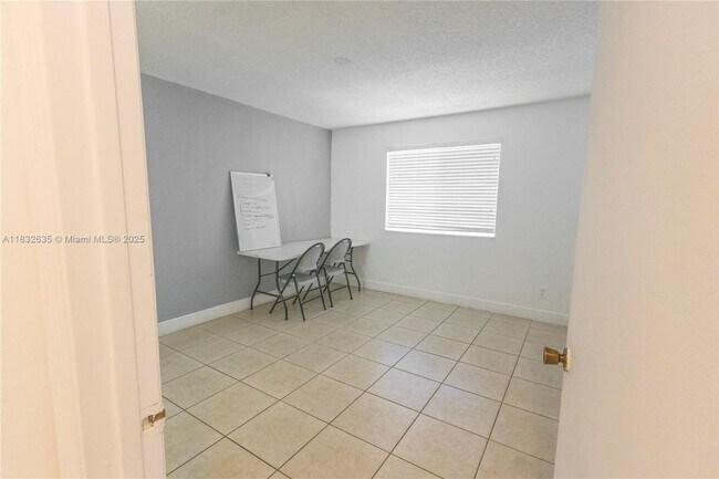 Building Photo - 15770 SW 106th Terrace