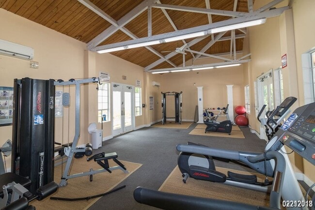 Building Photo - Available April 1st!  2 bedroom 2 bath ground floor unit at Crosspointe