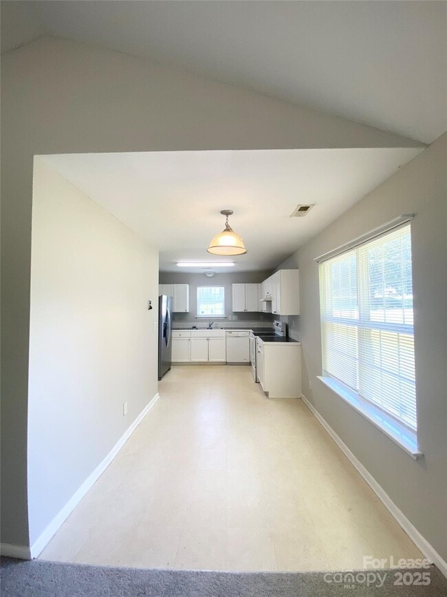 Building Photo - 5522 Stone Bluff Ct
