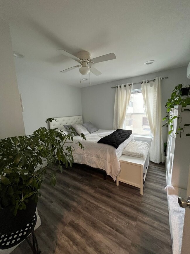 Building Photo - 1800 Callowhill St