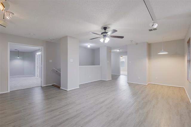 Building Photo - 5525 Ventura St