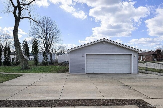 Building Photo - 7451 Cavell St